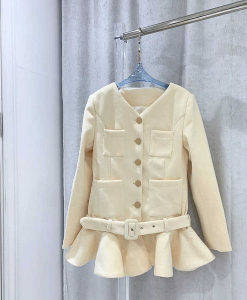 women jacket v-neck pockets designer suit skirt jackets button open belt slim draped hemline design thick warm fashionable womens clothing, Black;brown
women jacket v-neck pockets designer suit skirt jackets button open belt slim draped hemline design thick warm fashionable womens clothing, Black;brown