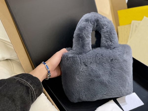 tz designer bags winter warm soft plush bag small tote bags female luxury shopping bag women fashion handbag all-match sacoche shopper purse
tz designer bags winter warm soft plush bag small tote bags female luxury shopping bag women fashion handbag all-match sacoche shopper purse