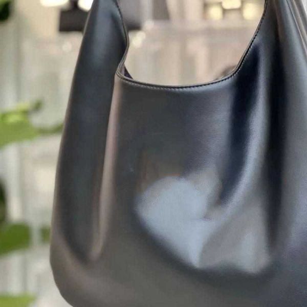luxury designer handbags 2023 fashion miu big black tote messenger women's shoulder bags multifunctional everything diagonal cross bag
luxury designer handbags 2023 fashion miu big black tote messenger women's shoulder bags multifunctional everything diagonal cross bag