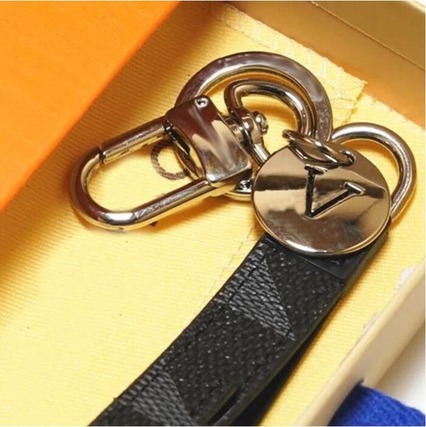 2022 bags color keychains fashion designer key chains v buckle car keychain handmade leather keyring men women bag pendant portachiavi
2022 bags color keychains fashion designer key chains v buckle car keychain handmade leather keyring men women bag pendant portachiavi