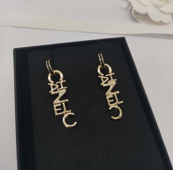 2022 luxury quality charm drop earring with words design in 18k gold plated have box stamp hollow design ps4409a, Golden
2022 luxury quality charm drop earring with words design in 18k gold plated have box stamp hollow design ps4409a, Golden