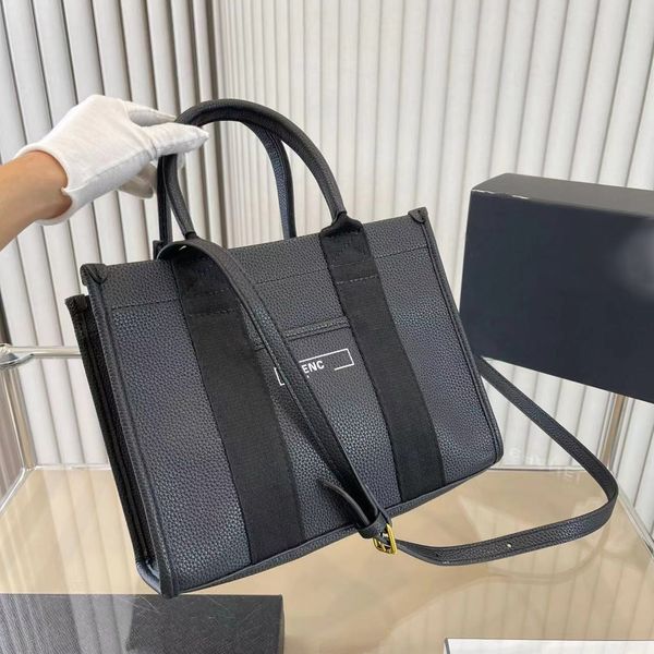 luxurys designer handbag classic shoulder bag limited edition lady tote bag small shell crossbody bags fashion luxury practical good nice
luxurys designer handbag classic shoulder bag limited edition lady tote bag small shell crossbody bags fashion luxury practical good nice