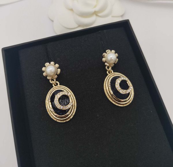 2022 luxury quality charm drop earring with diamond and black color design have box stamp oval shape ps4411a, Golden
2022 luxury quality charm drop earring with diamond and black color design have box stamp oval shape ps4411a, Golden
