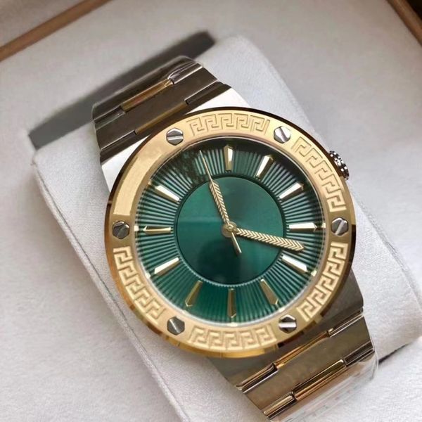 new fashion mans watch 44mm quartz movement gold color 00518-2, Slivery;brown
new fashion mans watch 44mm quartz movement gold color 00518-2, Slivery;brown