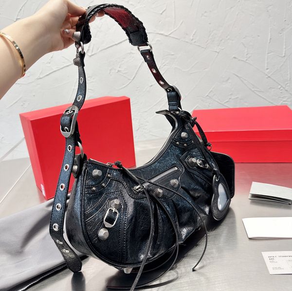 designer bag 5a women lady le cagole motorcycle shoulder bags luxury designers genuine leather crossbody clutch wallet purse retro vintage c
designer bag 5a women lady le cagole motorcycle shoulder bags luxury designers genuine leather crossbody clutch wallet purse retro vintage c