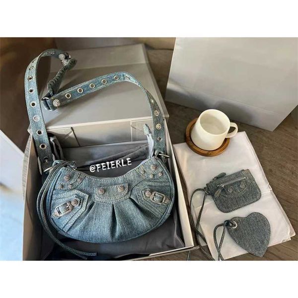 designer luxury for womens bags handbag b-shaped paris single shoulder messenger fashion square gift shoulder oblique span wallet versatile
designer luxury for womens bags handbag b-shaped paris single shoulder messenger fashion square gift shoulder oblique span wallet versatile