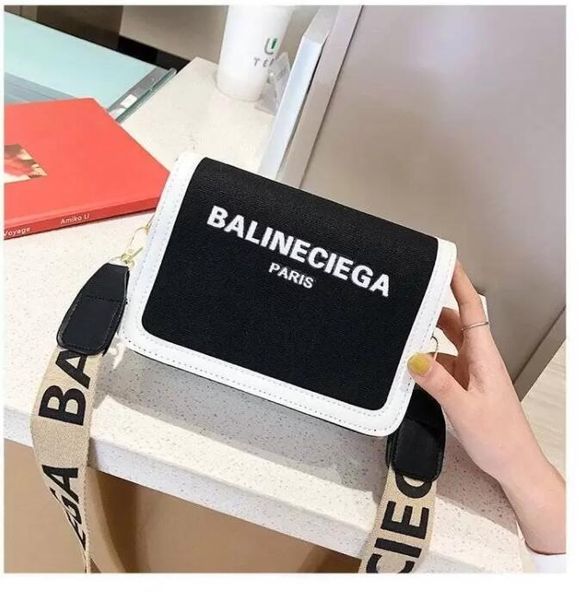 special offer summer women purse and handbags new fashion casual small square bags unique designer shoulder messenger bags 668
special offer summer women purse and handbags new fashion casual small square bags unique designer shoulder messenger bags 668