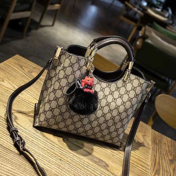 factory 80% off clearance wholesale new women's bag high class versatile handbag 2023 large capacity one shoulder crossbody fashion
factory 80% off clearance wholesale new women's bag high class versatile handbag 2023 large capacity one shoulder crossbody fashion