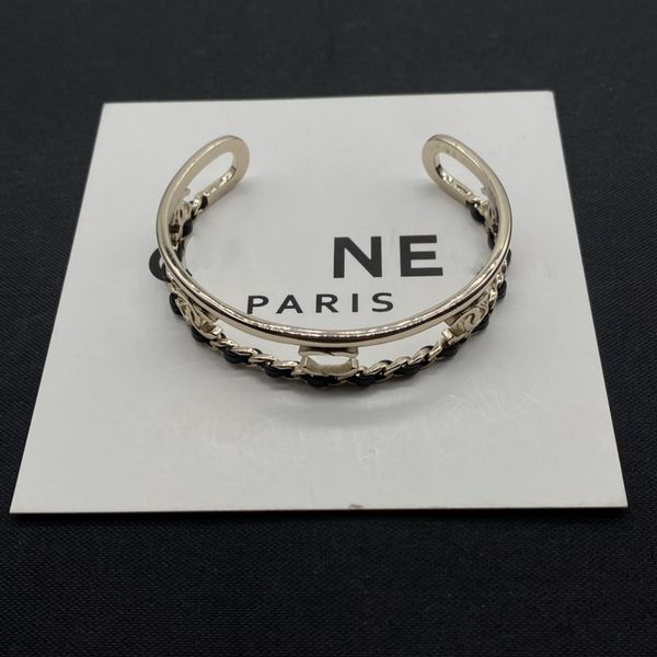 luxurys designer bracelet women cuff bangle charm bracelets love trendy fashion letter hollow out design fine jewelry elegant temperament ve, Black
luxurys designer bracelet women cuff bangle charm bracelets love trendy fashion letter hollow out design fine jewelry elegant temperament ve, Black