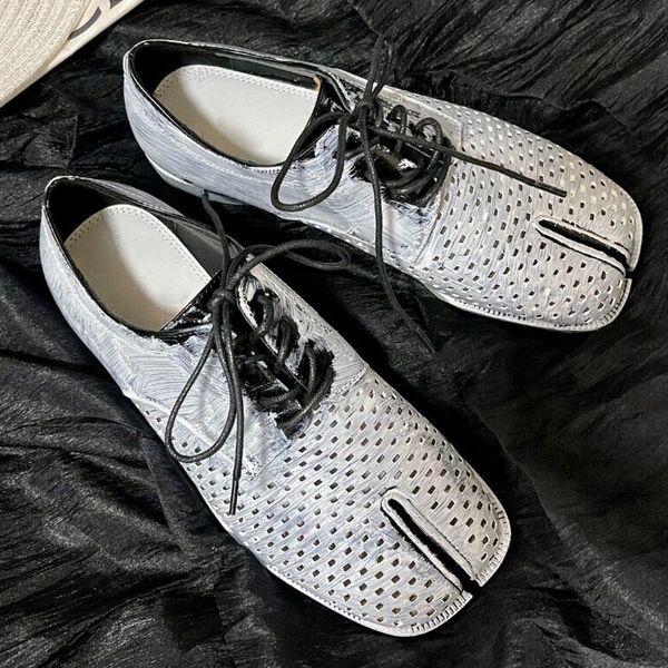 dress shoes hollow out painted derby split toe lace up oxfords punk style street fashion brand woman 221118, Black
dress shoes hollow out painted derby split toe lace up oxfords punk style street fashion brand woman 221118, Black