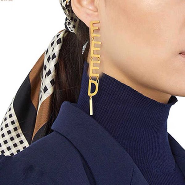 gold earings women jewelry luxurys designers earring letters dangle pendant studs f fashion 925 silver 22081102r
gold earings women jewelry luxurys designers earring letters dangle pendant studs f fashion 925 silver 22081102r