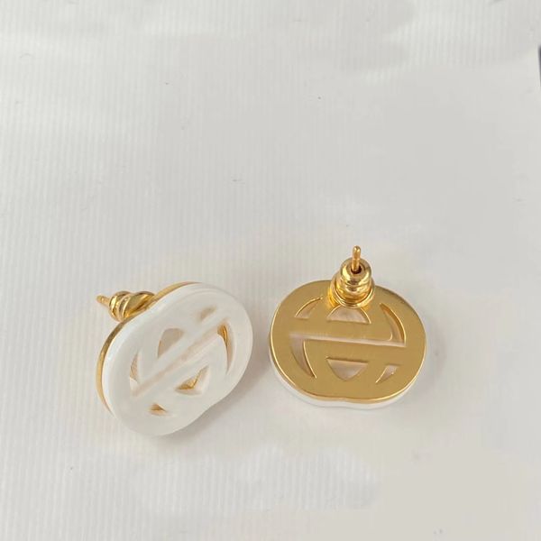 2022 new stud earrings fashion luxury brand designer simple classic enamel earrings wedding party valentine's day excellent quality jew, Golden;silver
2022 new stud earrings fashion luxury brand designer simple classic enamel earrings wedding party valentine's day excellent quality jew, Golden;silver