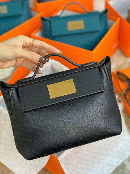 tote cow leather women bag luxury metal logo large capacity buckle imported original official materials fashion handbag
tote cow leather women bag luxury metal logo large capacity buckle imported original official materials fashion handbag