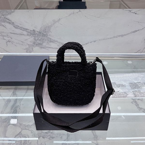 lamb wool handbags mini totes women bucket bags fashion letters removable woven shoulder strap cross body bag magnetic snap closure four-col
lamb wool handbags mini totes women bucket bags fashion letters removable woven shoulder strap cross body bag magnetic snap closure four-col