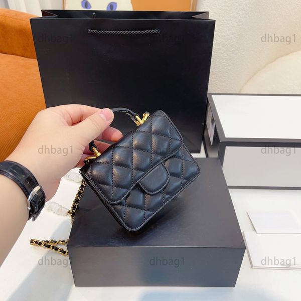 13cm mini french designer handle flap bag chain single shoulder crossbody genuine leather classical handbag mouth red envelope zero wallet c
13cm mini french designer handle flap bag chain single shoulder crossbody genuine leather classical handbag mouth red envelope zero wallet c