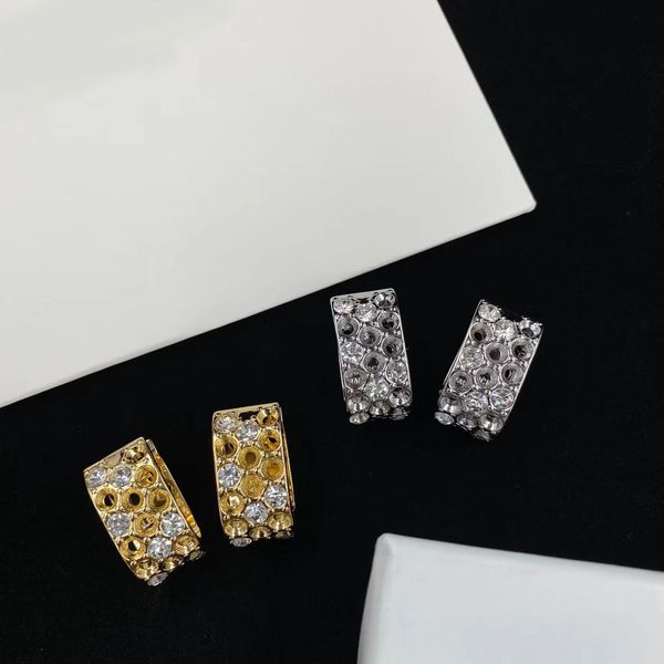2022 new hoop earrings fashion luxury brand designer cutout diamond earrings wedding party christmas gift excellent quality jewelry with box, Golden;silver
2022 new hoop earrings fashion luxury brand designer cutout diamond earrings wedding party christmas gift excellent quality jewelry with box, Golden;silver