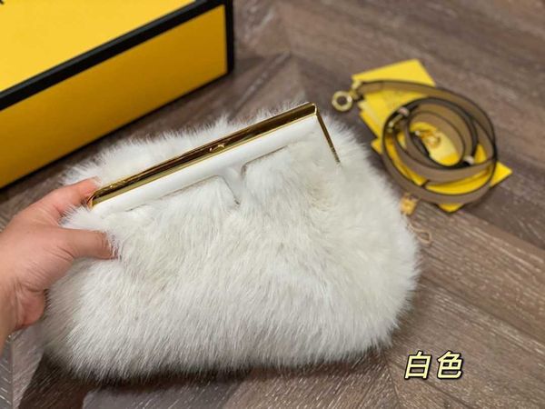 clearance handbag 21 autumn and winter first clip metal bonded lock fox fur hand sling single shoulder messenger cloud bag
clearance handbag 21 autumn and winter first clip metal bonded lock fox fur hand sling single shoulder messenger cloud bag
