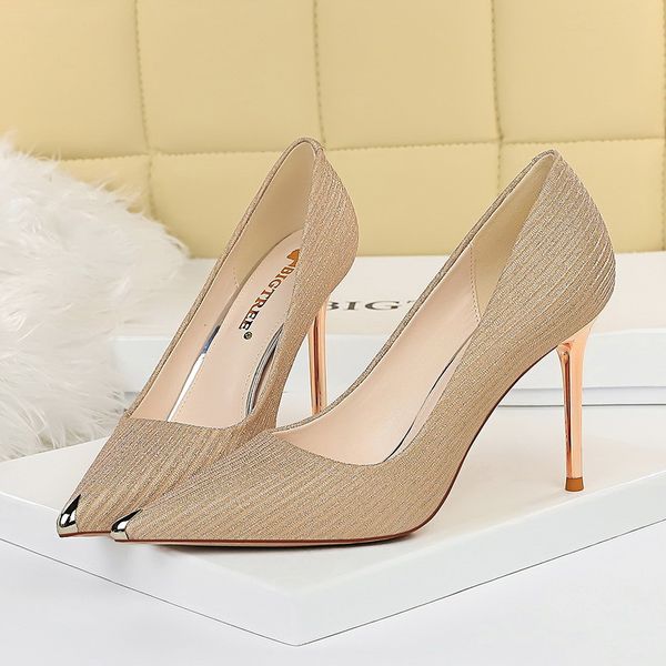 dress shoes sequined cloth high heels shoes women metal design pointed toe pumps ladies shoes arrival 221118, Black
dress shoes sequined cloth high heels shoes women metal design pointed toe pumps ladies shoes arrival 221118, Black