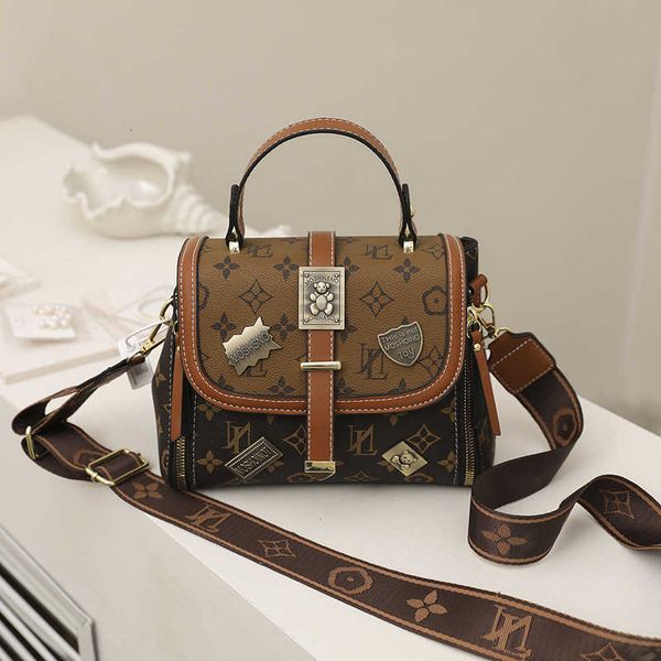 factory 80% off clearance wholesale 2023 new fashion color contrast old flower handbag popular versatile donkey home one shoulder crossbody
factory 80% off clearance wholesale 2023 new fashion color contrast old flower handbag popular versatile donkey home one shoulder crossbody