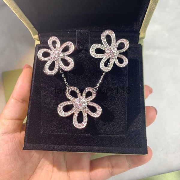 fashion four designer leaf clover sunflower necklace sterling silver diamond earrings brand necklace and earring set with gift
fashion four designer leaf clover sunflower necklace sterling silver diamond earrings brand necklace and earring set with gift