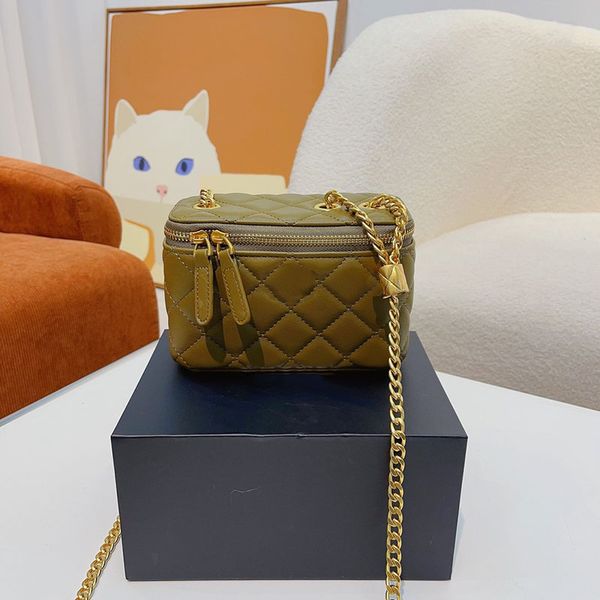 luxury gold pillar women designer cosmetic bag matelasse adjustable chain leather quilted handbag trunk fashion versatile crossbody classic
luxury gold pillar women designer cosmetic bag matelasse adjustable chain leather quilted handbag trunk fashion versatile crossbody classic