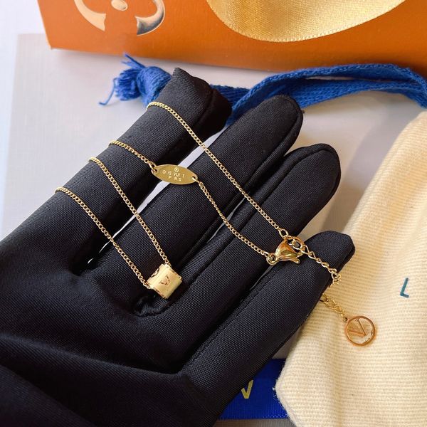 high end fashion letter necklace specially designed for women 18k gold-plated exquisite senior accessories classic popular brand long chain, Silver
high end fashion letter necklace specially designed for women 18k gold-plated exquisite senior accessories classic popular brand long chain, Silver