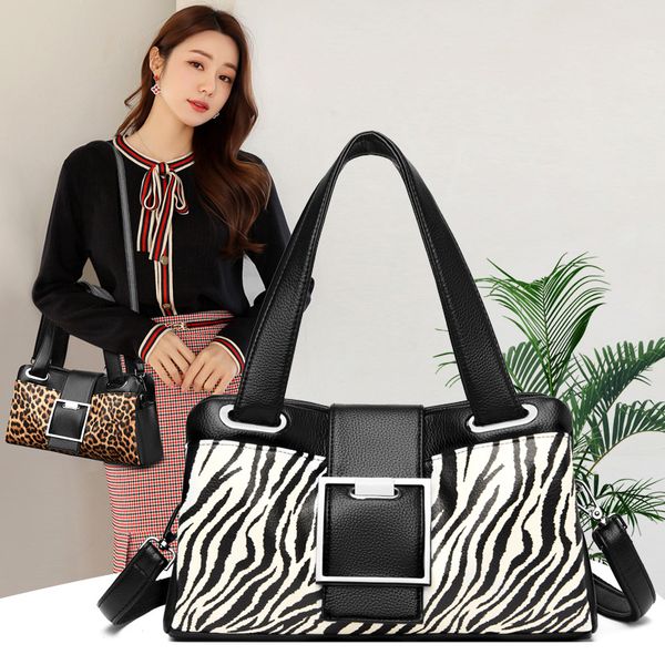 evening bags yilian ladies' bag 2023 fashion high sense middleaged soft leather one shoulder oblique handbag 221118
evening bags yilian ladies' bag 2023 fashion high sense middleaged soft leather one shoulder oblique handbag 221118