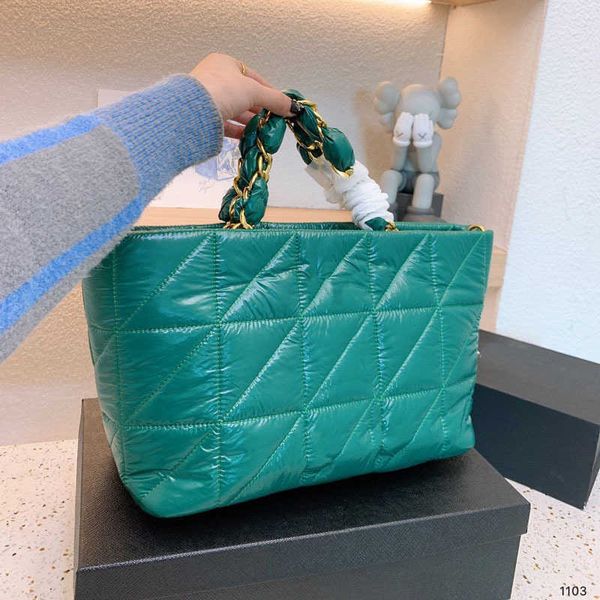 luxury tote bag women purse handbag shopping luxurys handbag winter cotton-padded jacket bags ladies handbags wallets wide strap large capac
luxury tote bag women purse handbag shopping luxurys handbag winter cotton-padded jacket bags ladies handbags wallets wide strap large capac