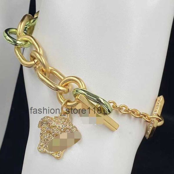 22ss womens bracelet vers designer jewelry medusa european and american simple metal seiko bracelet couple jewelry, Black
22ss womens bracelet vers designer jewelry medusa european and american simple metal seiko bracelet couple jewelry, Black