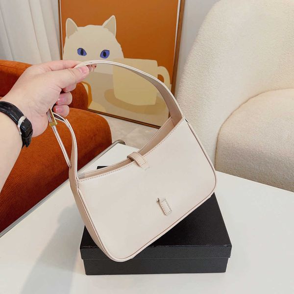 designer bags luxurys handbag women shopping hobo underarm bags leather pure color shoulder simple atmosphere and messenger purses 221029
designer bags luxurys handbag women shopping hobo underarm bags leather pure color shoulder simple atmosphere and messenger purses 221029