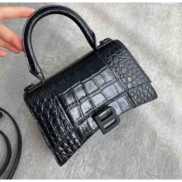 designer luxury balencigass handbags shoulder bags 2022 versatile b-shaped hourglass summer messenger
designer luxury balencigass handbags shoulder bags 2022 versatile b-shaped hourglass summer messenger