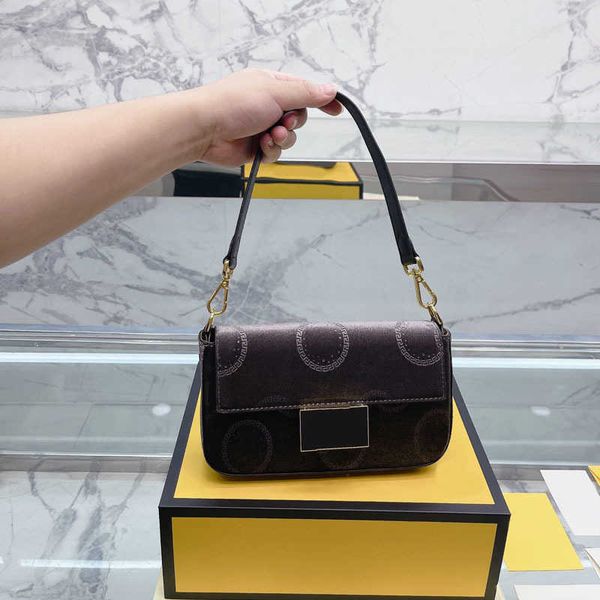 baguette designer crossbody womens designer bag luxurys handbag wallet women fashion flap shoulder bags party evening cross body purse 22111
baguette designer crossbody womens designer bag luxurys handbag wallet women fashion flap shoulder bags party evening cross body purse 22111