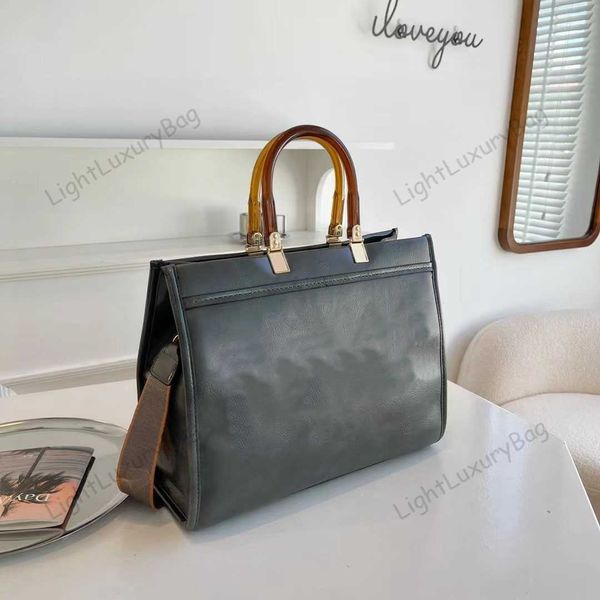 f new crossbody bag designer leather f handbag high capacity shoulder wallet light luxury for women classic famous brand shopping purses 220
f new crossbody bag designer leather f handbag high capacity shoulder wallet light luxury for women classic famous brand shopping purses 220