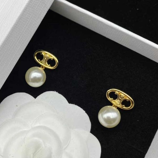 pearl high classic stud brand design fashion copper earring 18k gold plated wedding designer luxury jewelry for women birthday party gift, Golden;silver
pearl high classic stud brand design fashion copper earring 18k gold plated wedding designer luxury jewelry for women birthday party gift, Golden;silver