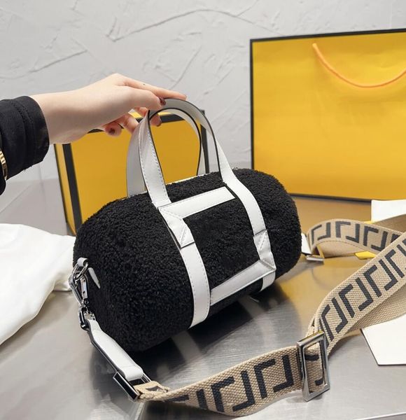 winter plush barrel-shaped shoulder bags retro leisure handbags fashion luxurys women handbag designers bag simple cross body pillow packet
winter plush barrel-shaped shoulder bags retro leisure handbags fashion luxurys women handbag designers bag simple cross body pillow packet