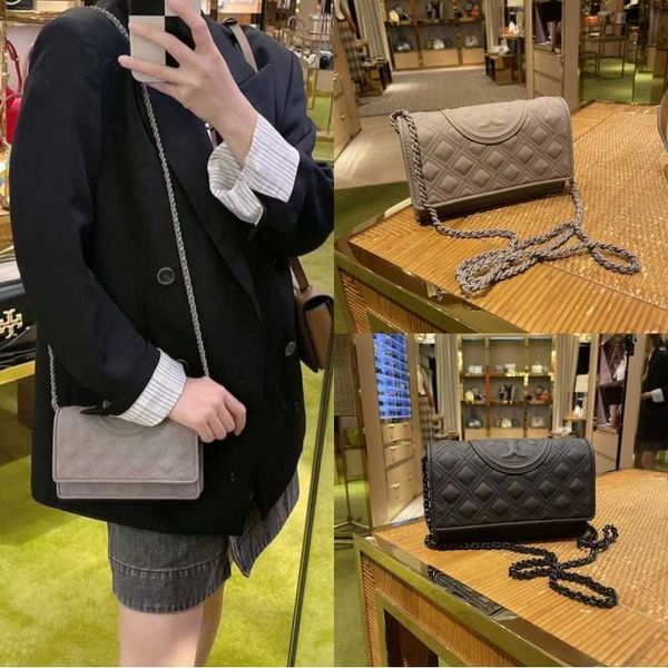 designer torysburchs handbag bags sauir usa purchases regular price popular fleming chain puzzle lingge 142518 tote bag
designer torysburchs handbag bags sauir usa purchases regular price popular fleming chain puzzle lingge 142518 tote bag