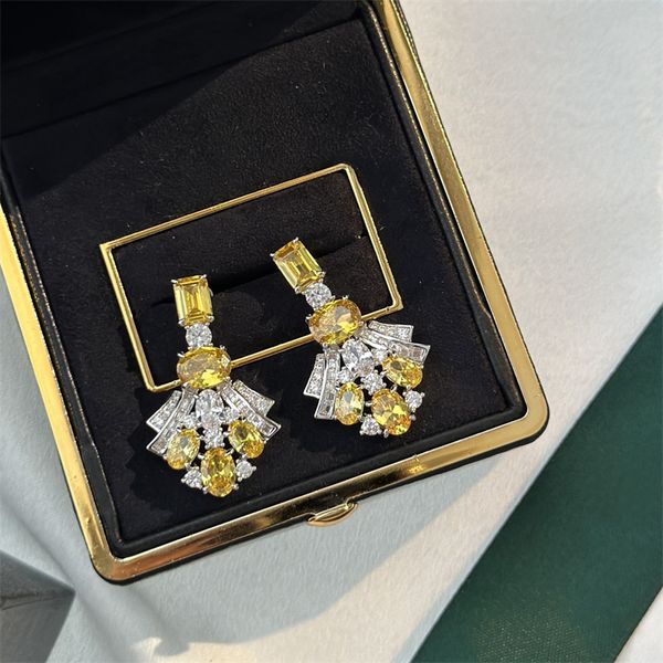 fashion designers earrings ear studs brand luxurys casual jewelry classic letters golden silver diamond ear ring 8 styles
fashion designers earrings ear studs brand luxurys casual jewelry classic letters golden silver diamond ear ring 8 styles