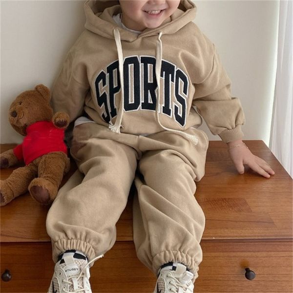 clothing sets autumn children set fashion boys two piece clothes letters hooded sweater pant girl leisure suits 221117, White
clothing sets autumn children set fashion boys two piece clothes letters hooded sweater pant girl leisure suits 221117, White