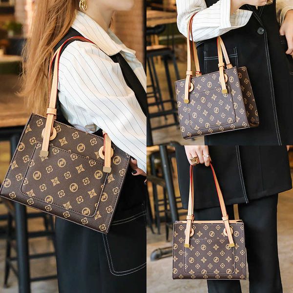 factory 80% off clearance wholesale bag women's bag new 2023 fashion foreign style messenger shoulder large capacity portable handbag
factory 80% off clearance wholesale bag women's bag new 2023 fashion foreign style messenger shoulder large capacity portable handbag