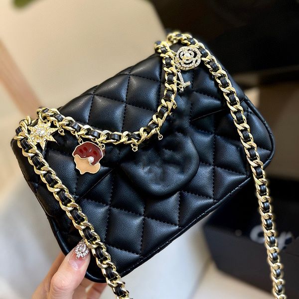 ladies solid color classic pendant shoulder bags handbags quilted matelasse caviar flap mini women crossbody designer bags cowhide gold-tone
ladies solid color classic pendant shoulder bags handbags quilted matelasse caviar flap mini women crossbody designer bags cowhide gold-tone