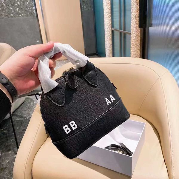 cosmetic bags cases women designers bags handbag luxurys classic shell tote shoulder bag black letter handbags high-capacity wallet messenge
cosmetic bags cases women designers bags handbag luxurys classic shell tote shoulder bag black letter handbags high-capacity wallet messenge