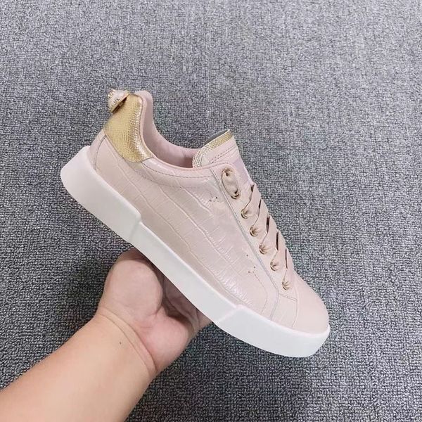 screener sneaker beige leather shoes italy vintage men womens red web stripe luxurys designers sneakers bi-color rubber sole classic casual, Red;white
screener sneaker beige leather shoes italy vintage men womens red web stripe luxurys designers sneakers bi-color rubber sole classic casual, Red;white