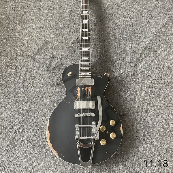 lvycustomized electric guitar do old style black lp custom with silver accessories silver rocker is very good-looking
lvycustomized electric guitar do old style black lp custom with silver accessories silver rocker is very good-looking