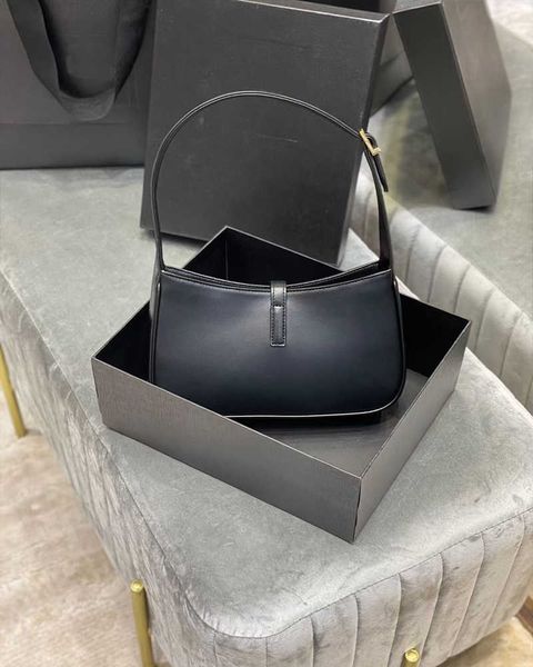 shoulder bags classic luxury women's bag one-shoulder hand brand fashion cowhide designer of good quality 221115
shoulder bags classic luxury women's bag one-shoulder hand brand fashion cowhide designer of good quality 221115