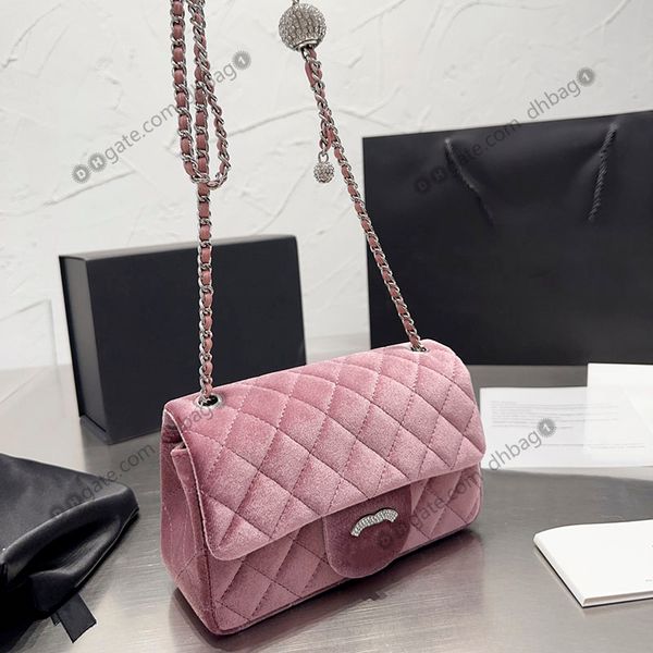 20cm ladies french mini flap shoulder bags 6 color fluffy velvet diamond square designer handbags glitter rhinestone strass silver metal har
20cm ladies french mini flap shoulder bags 6 color fluffy velvet diamond square designer handbags glitter rhinestone strass silver metal har