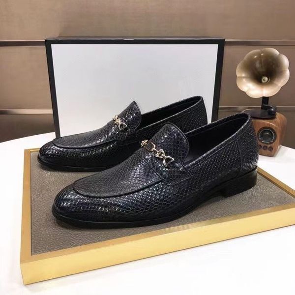 male classic business men's dress shoes 2022 fashion brand elegant formal wedding genuine leather shoes men slip on office oxford shoes, Red;white
male classic business men's dress shoes 2022 fashion brand elegant formal wedding genuine leather shoes men slip on office oxford shoes, Red;white