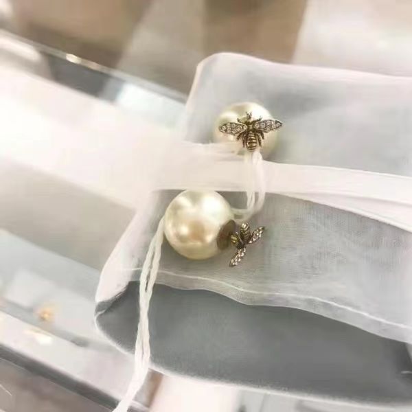 fashion pearl bee earrings diamond hoop earrings lady earring korean big smooth circle vintage for women wedding party jewelry gift, Golden;silver
fashion pearl bee earrings diamond hoop earrings lady earring korean big smooth circle vintage for women wedding party jewelry gift, Golden;silver