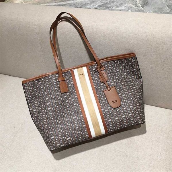 torysburchs handbag designer bags shopping mummy pvc cow leather hand-held one shoulder slant lady's tote bag
torysburchs handbag designer bags shopping mummy pvc cow leather hand-held one shoulder slant lady's tote bag