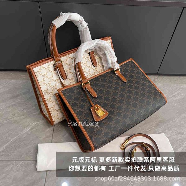 new tote bag cowhide triumphal arch presbyopia shopping lisa the same large capacity commuter travel portable women's
new tote bag cowhide triumphal arch presbyopia shopping lisa the same large capacity commuter travel portable women's