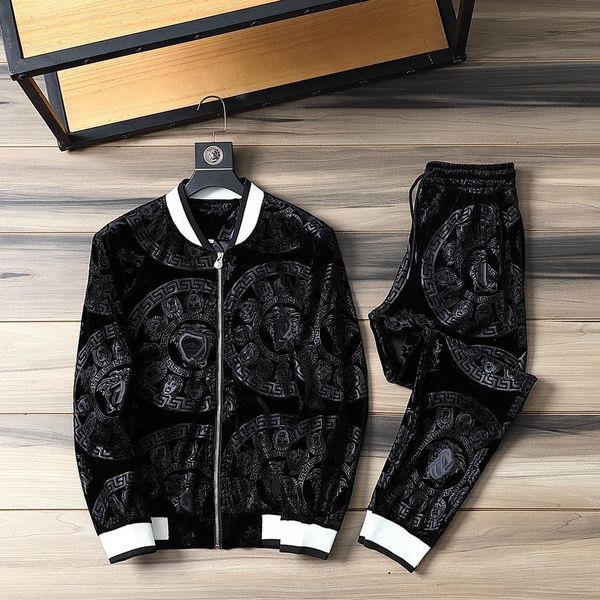 medusa tracksuits sweater trousers set designer hoodies streetwear sweatshirts quality sports suit embroidery plush letter decoration thick, Gray
medusa tracksuits sweater trousers set designer hoodies streetwear sweatshirts quality sports suit embroidery plush letter decoration thick, Gray